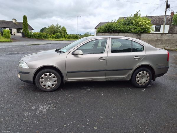 Nissan Tiida Saloon, Petrol, 2008, Grey