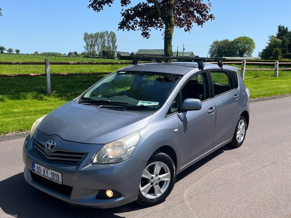 Toyota Verso MPV, Diesel, 2009, Silver