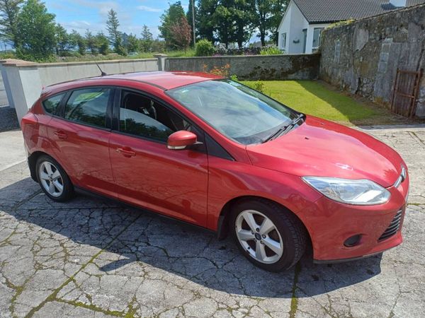 Ford Focus Hatchback, Diesel, 2011, Red
