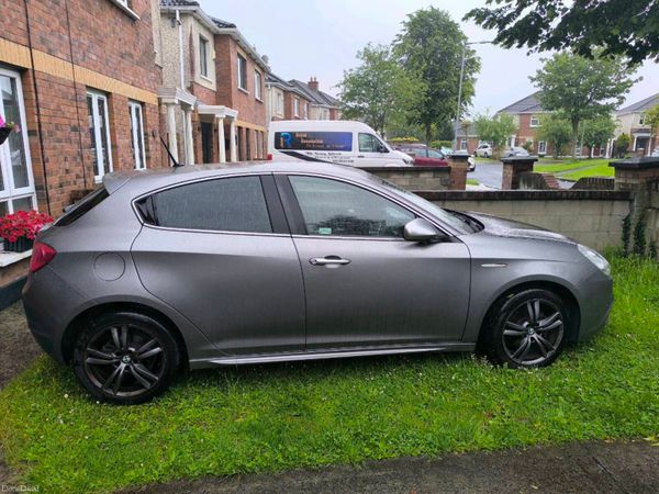Alfa Romeo Giulietta Hatchback, Diesel, 2015, Grey