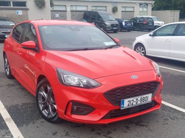Ford Focus Hatchback, Petrol Hybrid, 2021, Red