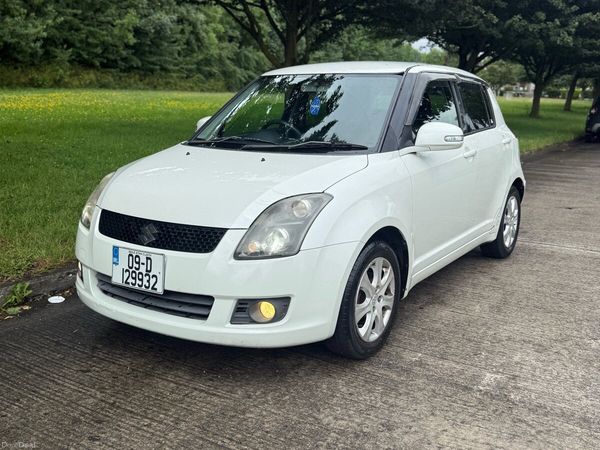 Suzuki Swift Hatchback, Petrol, 2009, White