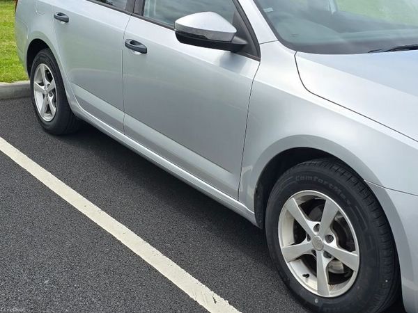 Skoda Octavia Saloon, Diesel, 2016, Silver