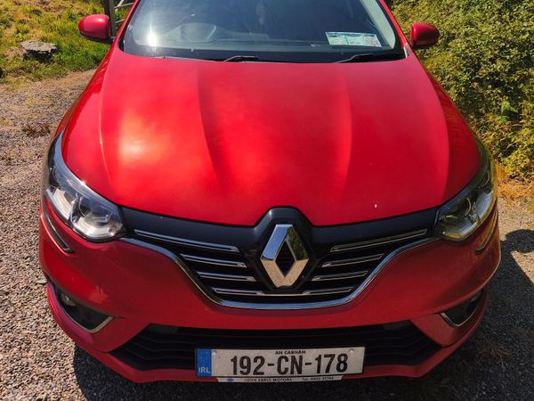 Renault Megane Hatchback, Diesel, 2019, Red