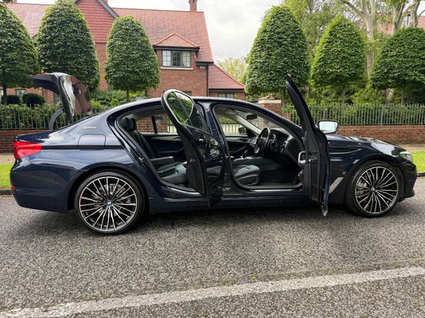 BMW 5-Series Saloon, Petrol Hybrid, 2018, Blue