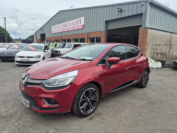 Renault Clio Hatchback, Petrol, 2018, Red