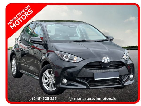 Toyota Yaris Hatchback, Petrol Hybrid, 2025, Black