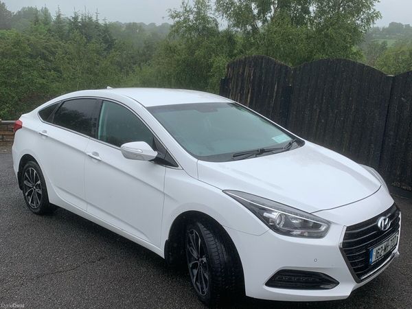 Hyundai i40 Saloon, Diesel, 2016, White