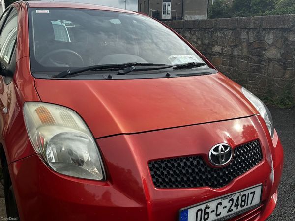 Toyota Yaris Hatchback, Petrol, 2006, Red