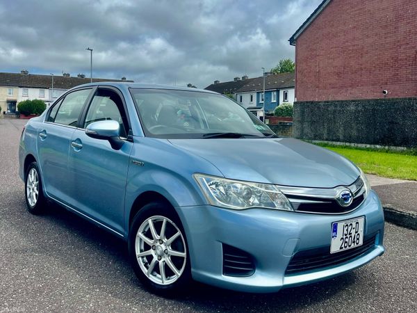 Toyota Corolla Saloon, Petrol Hybrid, 2013, Blue