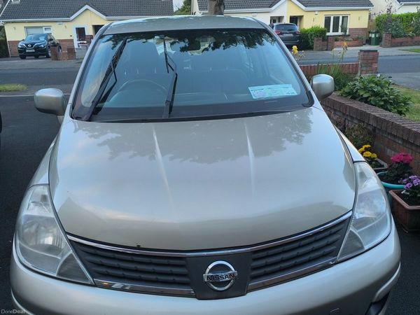 Nissan Tiida Hatchback, Petrol, 2007, Silver