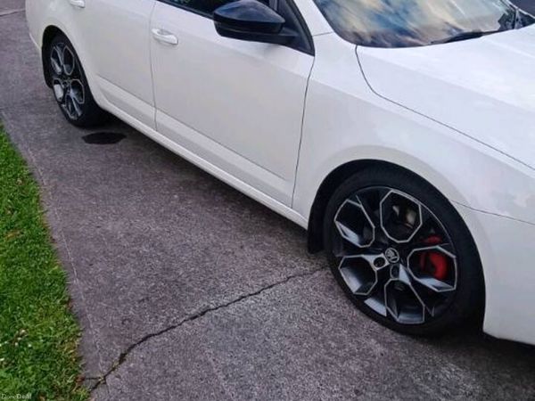 Skoda Octavia Estate, Diesel, 2016, White