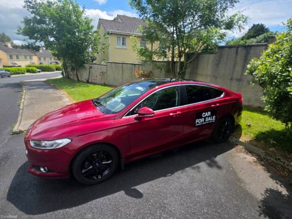 Ford Mondeo Hatchback, Diesel, 2015, Red