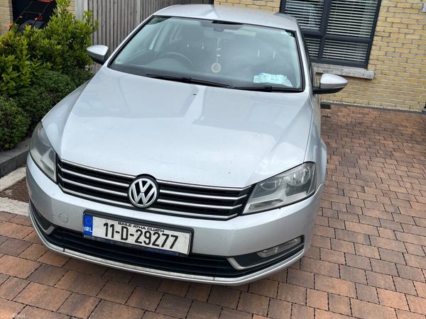 Volkswagen Passat Saloon, Diesel, 2011, Silver