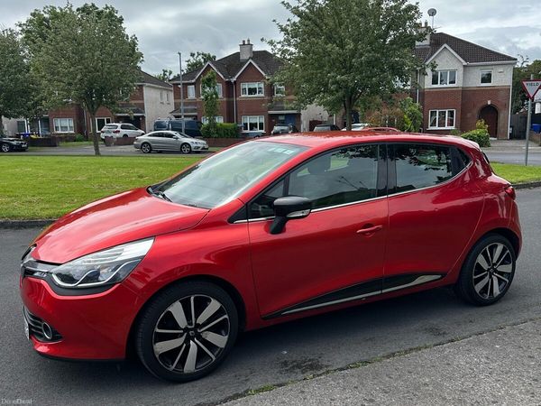 Renault Clio Hatchback, Diesel, 2015, Red