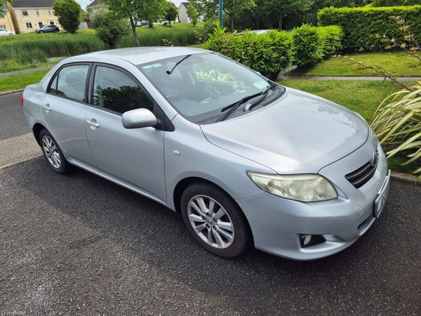 Toyota Corolla Saloon, Petrol, 2010, Silver