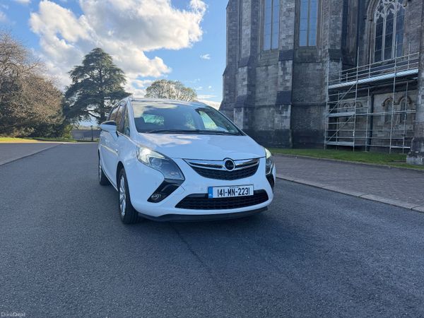 Vauxhall Zafira MPV, Petrol, 2014, White