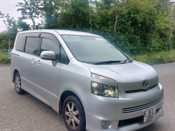 Toyota Voxy MPV, Petrol, 2008, Silver