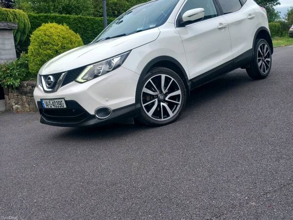 Nissan Qashqai Hatchback, Diesel, 2014, White