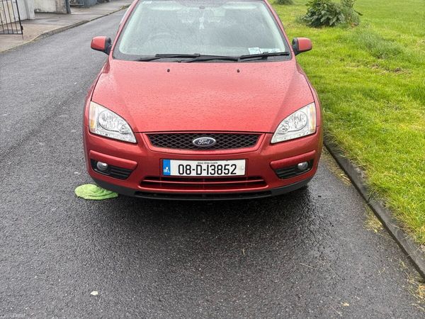 Ford Focus Hatchback, Petrol, 2008, Red
