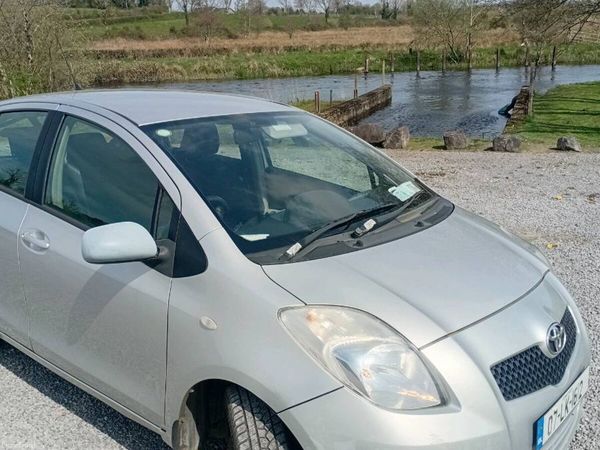 Toyota Yaris Hatchback, Petrol, 2007, Silver