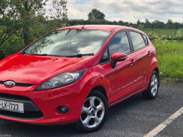 Ford Fiesta Hatchback, Petrol, 2011, Red