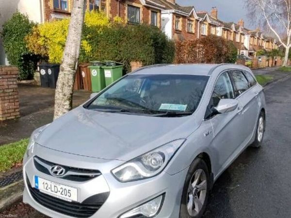 Hyundai i40 Estate/Jeep, Diesel, 2012, Silver