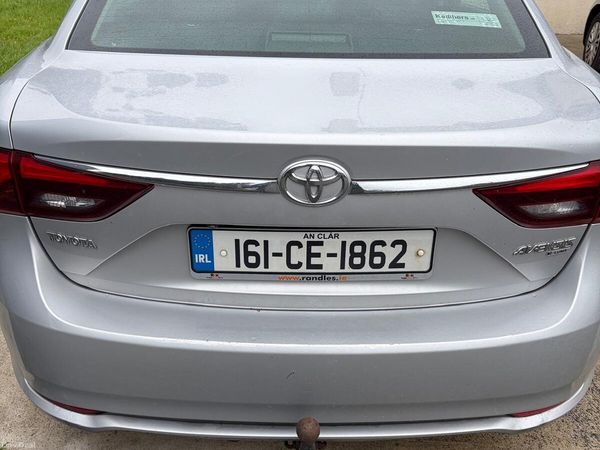 Toyota Avensis Saloon, Diesel, 2016, Silver