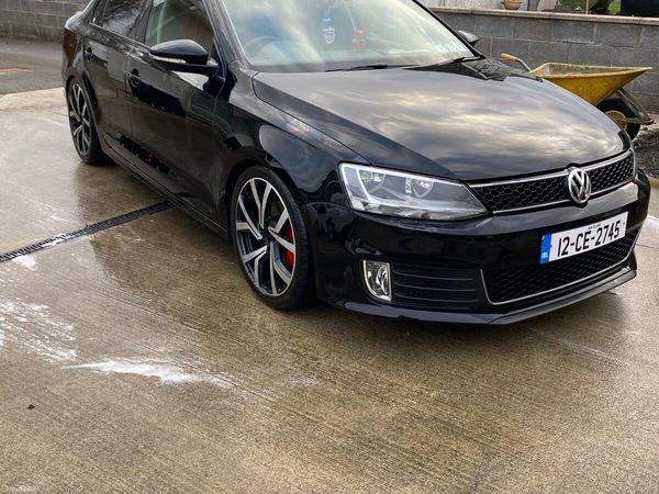 Volkswagen Jetta Saloon, Diesel, 2012, Black