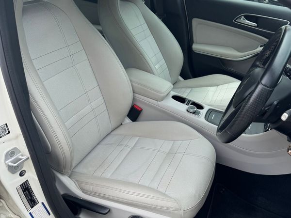Mercedes-Benz A-Class Hatchback, Petrol, 2014, White