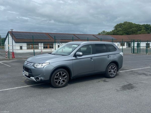 Mitsubishi Outlander SUV, Diesel, 2015, Grey