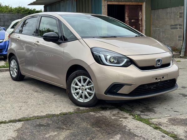 Honda Fit Hatchback, Petrol Hybrid, 2022, Gold