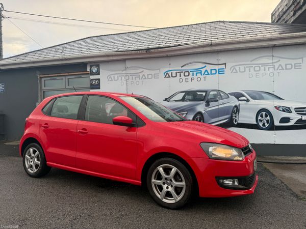 Volkswagen Polo Hatchback, Petrol, 2012, Red