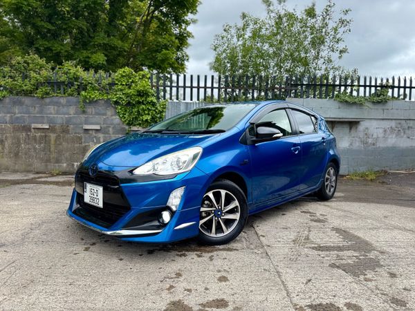 Toyota Aqua Hatchback, Petrol Hybrid, 2015, Blue