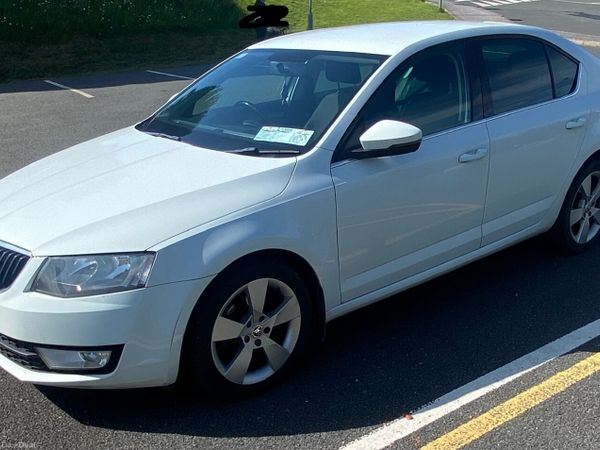 Skoda Octavia Saloon, Diesel, 2017, White