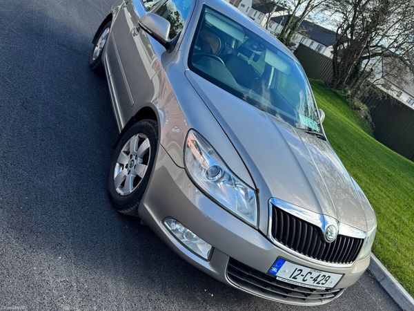 Skoda Octavia Saloon, Diesel, 2012, Beige