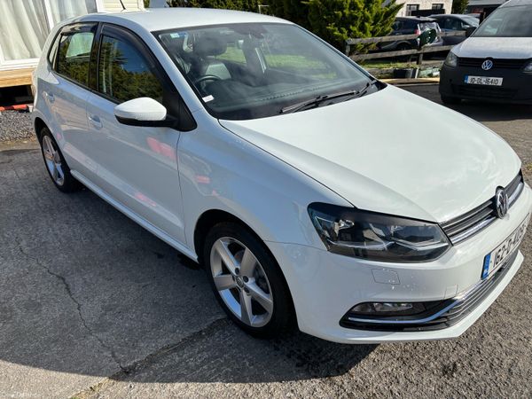 Volkswagen Polo Hatchback, Petrol, 2016, White