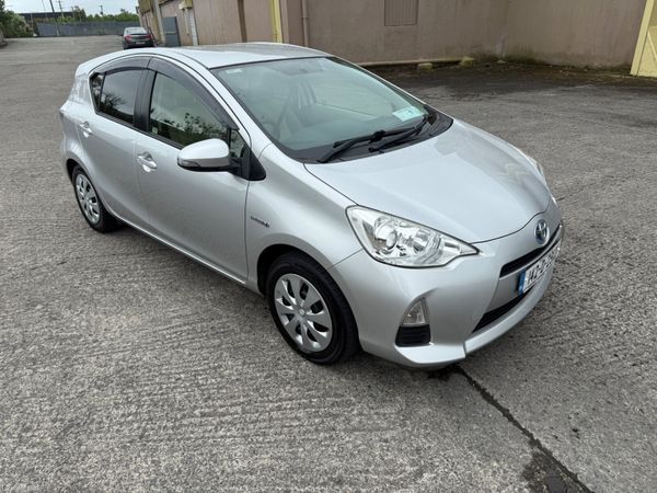 Toyota Aqua Hatchback, Petrol Hybrid, 2014, Silver