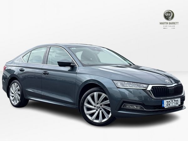 Skoda Octavia Hatchback, Diesel, 2021, Grey