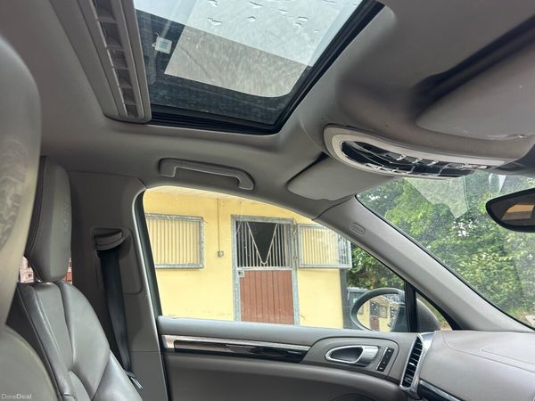 Porsche Cayenne SUV, Diesel, 2010, Grey