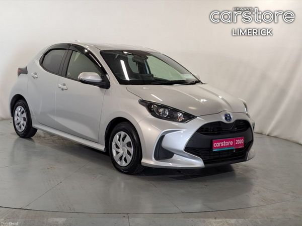 Toyota Yaris Hatchback, Petrol Hybrid, 2020, Silver