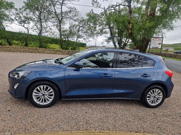 Ford Focus Hatchback, Diesel, 2020, Blue