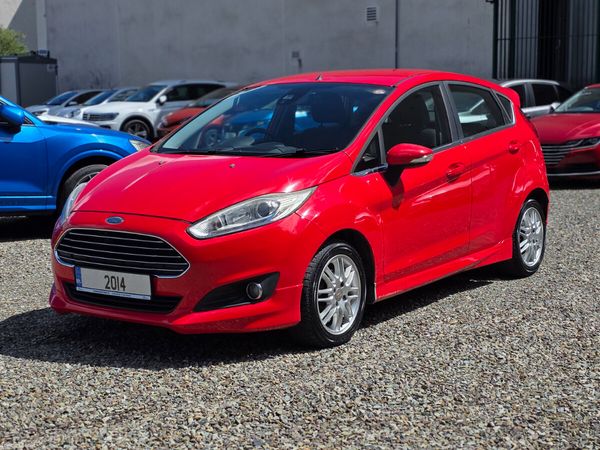Ford Fiesta Hatchback, Petrol, 2014, Red
