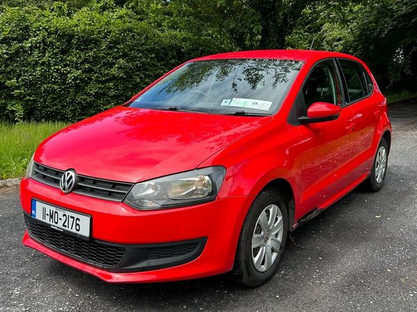 Volkswagen Polo Hatchback, Petrol, 2011, Red