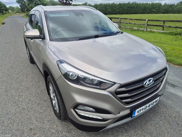 Hyundai Tucson SUV, Diesel, 2017, Gold