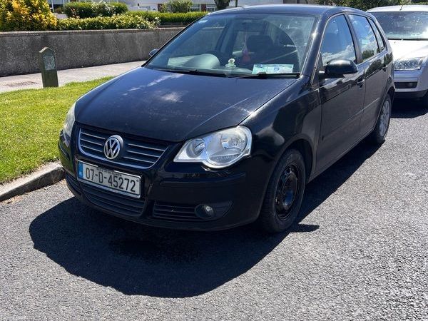 Volkswagen Polo Hatchback, Petrol, 2007, Black
