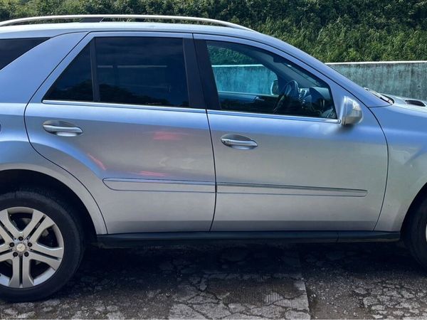 Mercedes-Benz M-Class SUV, Diesel, 2010, Blue