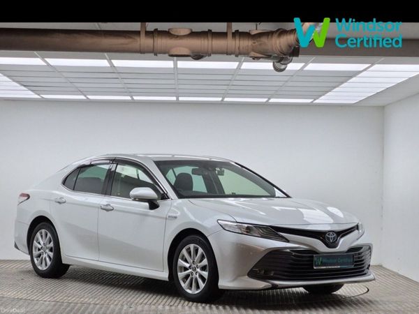 Toyota Camry Saloon, Petrol Hybrid, 2019, White