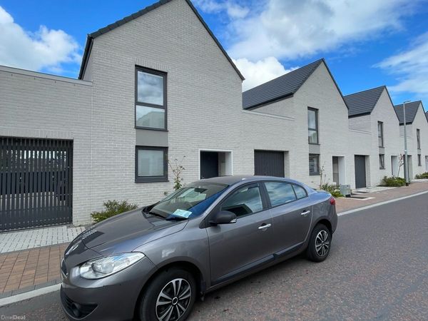 Renault Fluence Saloon, Diesel, 2012, Grey