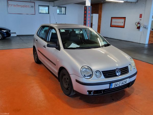 Volkswagen Polo Hatchback, Petrol, 2004, Silver